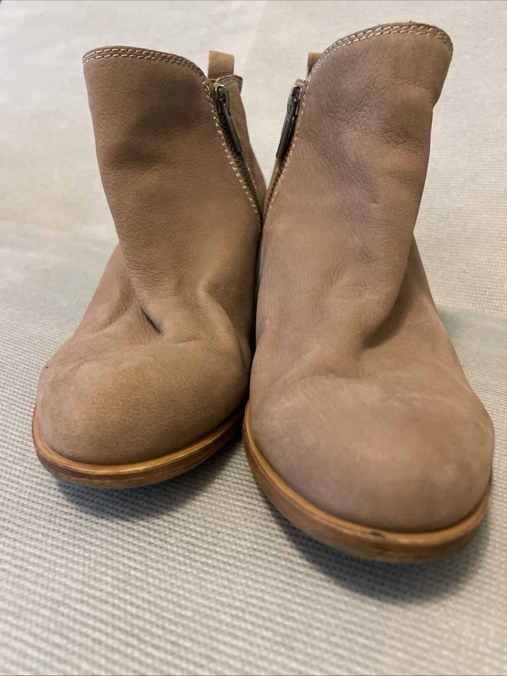 Lucky Brand Women's Ankle Bootie Boot Size 7 Taupe Leather 1.5” Heel - Picture 5 of 10